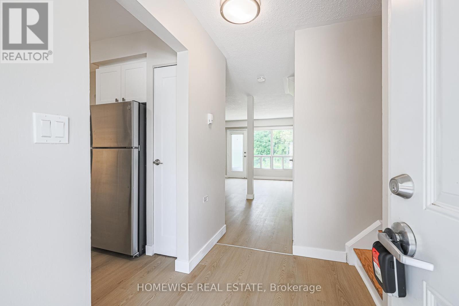 29 - 560 Waverly Street N, Oshawa, ON - Indoor Photo Showing Other Room