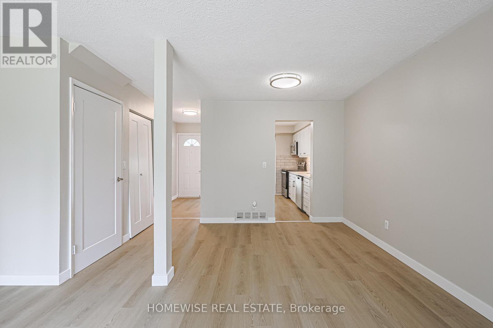 29 - 560 Waverly Street N, Oshawa, ON - Indoor Photo Showing Other Room