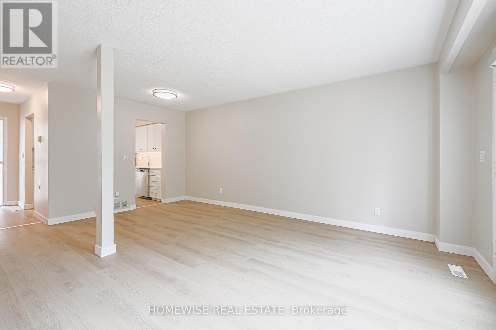 29 - 560 Waverly Street N, Oshawa, ON - Indoor Photo Showing Other Room