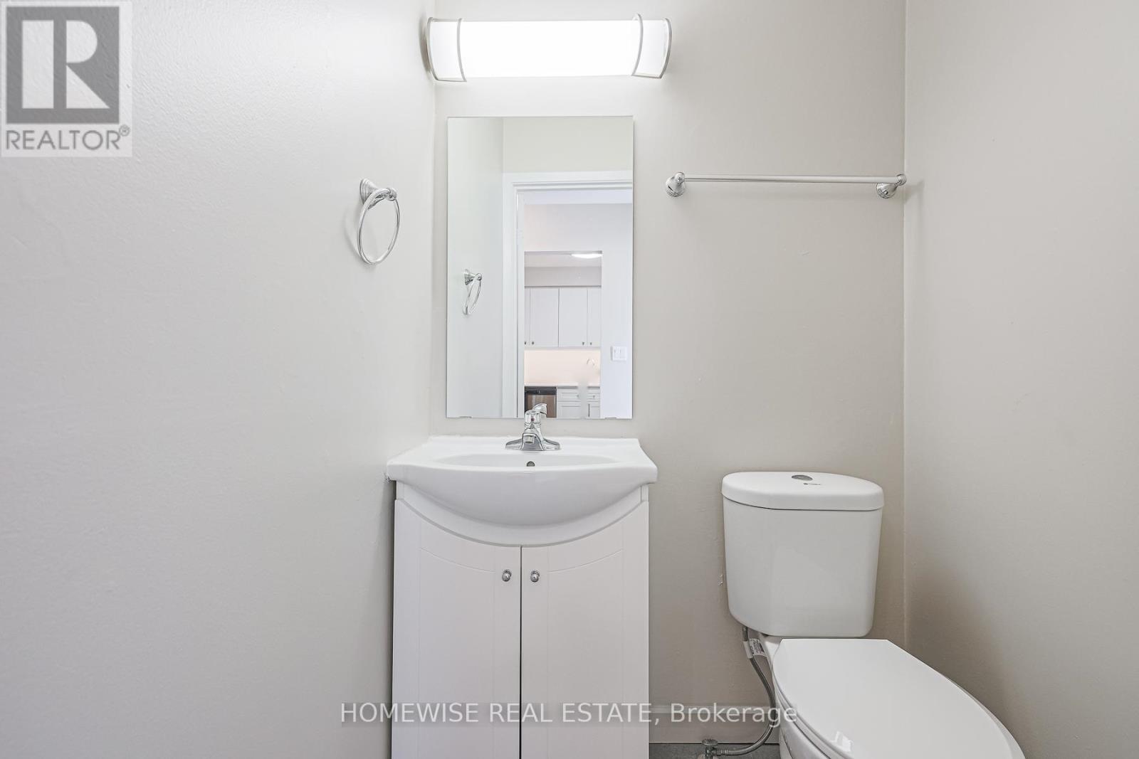 29 - 560 Waverly Street N, Oshawa, ON - Indoor Photo Showing Bathroom