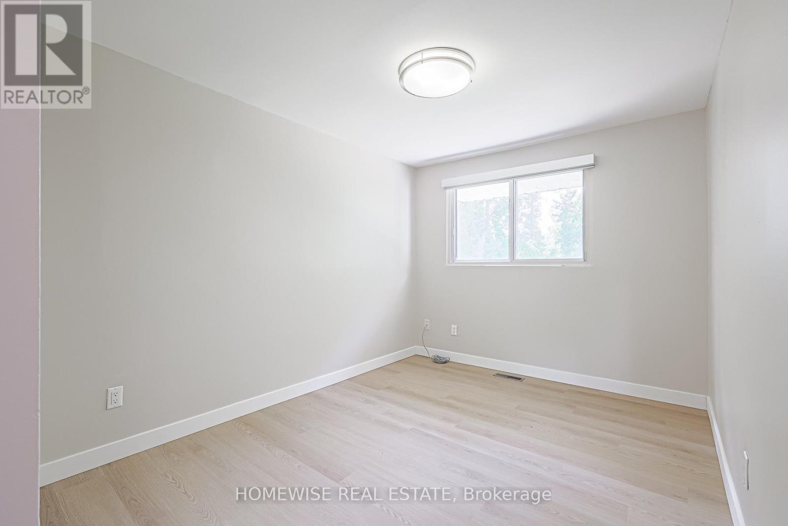 29 - 560 Waverly Street N, Oshawa, ON - Indoor Photo Showing Other Room