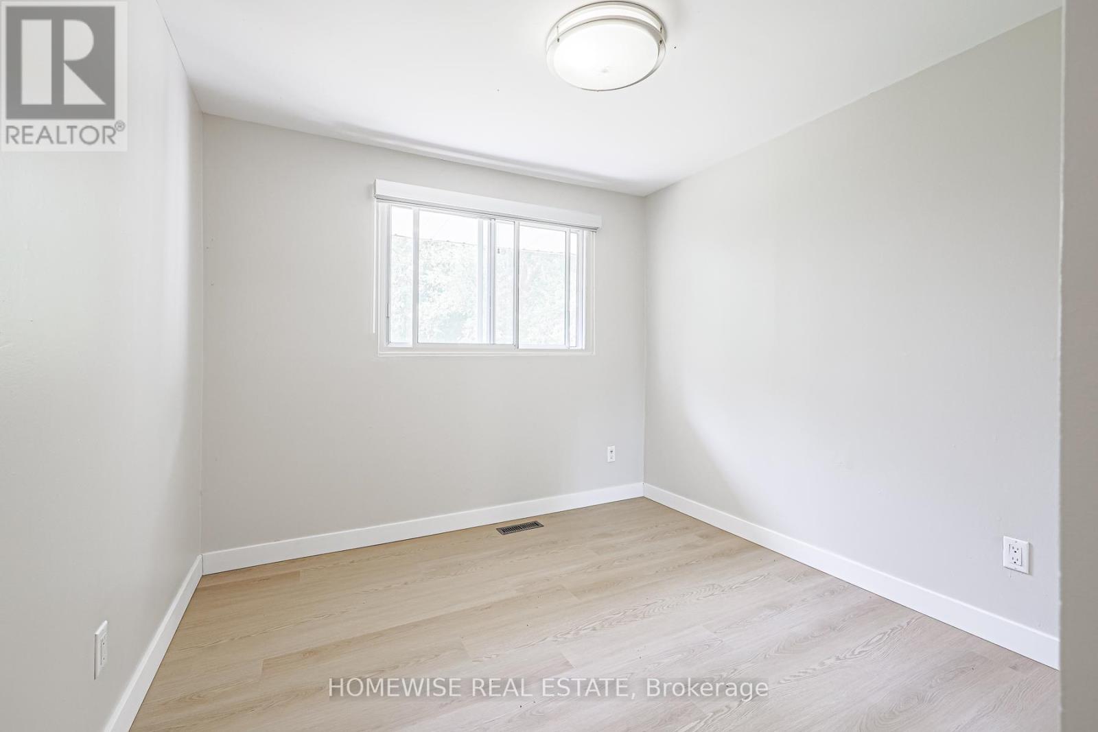 29 - 560 Waverly Street N, Oshawa, ON - Indoor Photo Showing Other Room