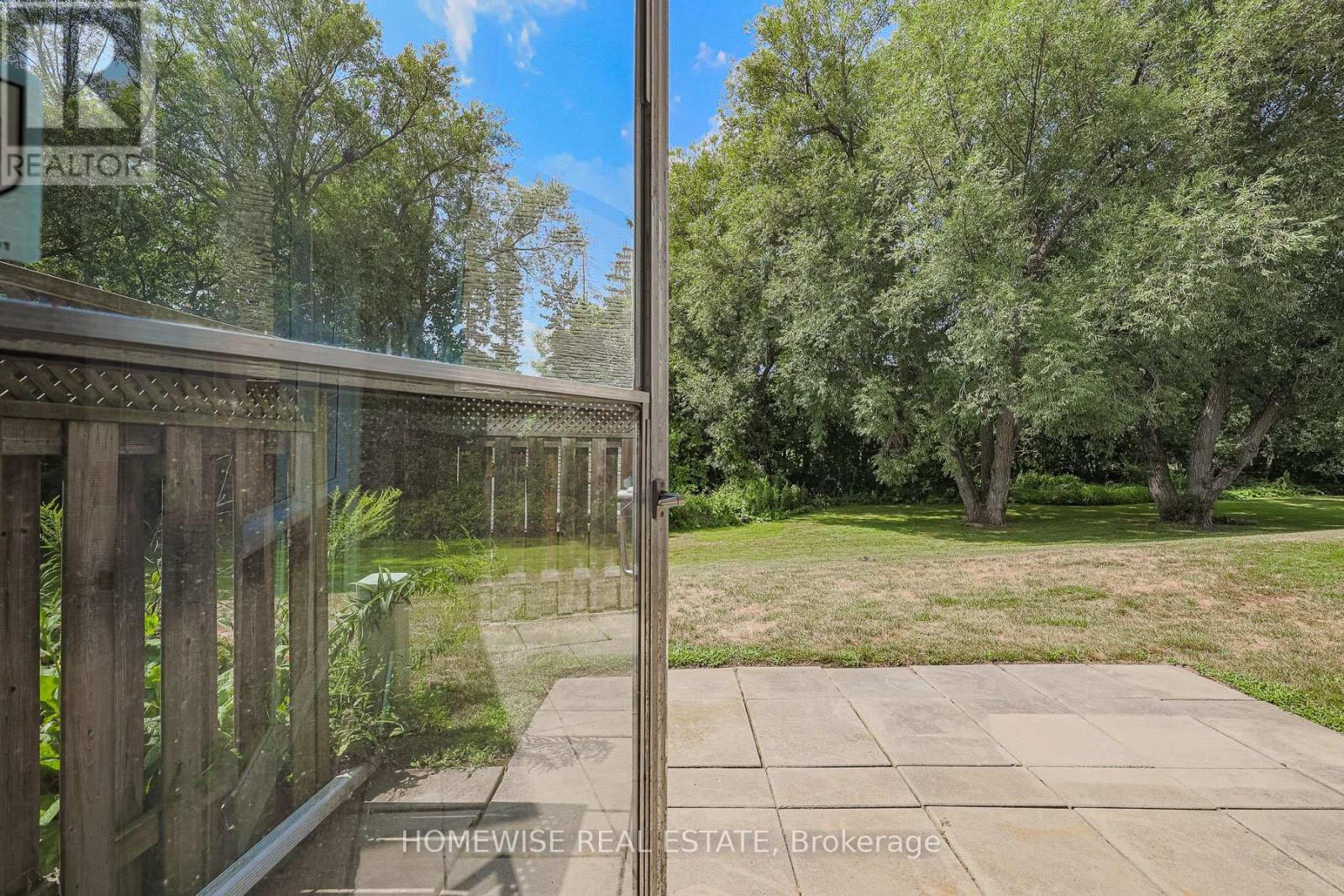 29 - 560 Waverly Street N, Oshawa, ON - Outdoor