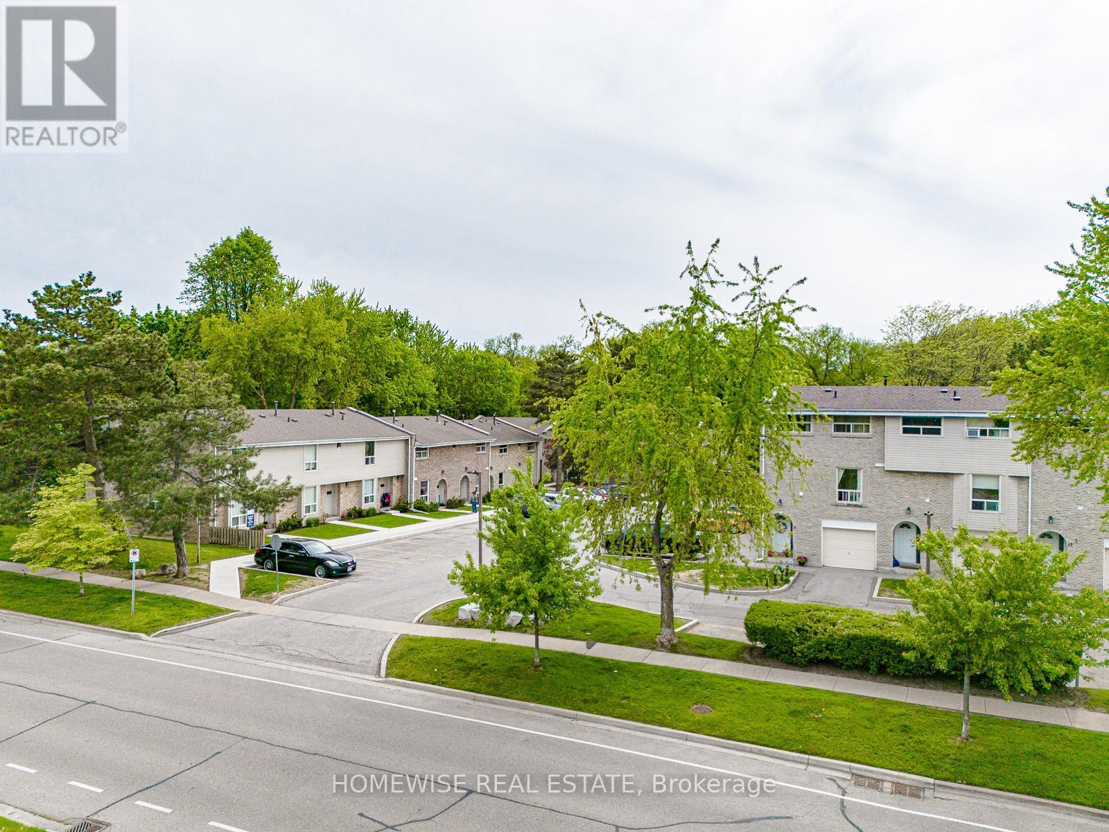 29 - 560 Waverly Street N, Oshawa, ON - Outdoor