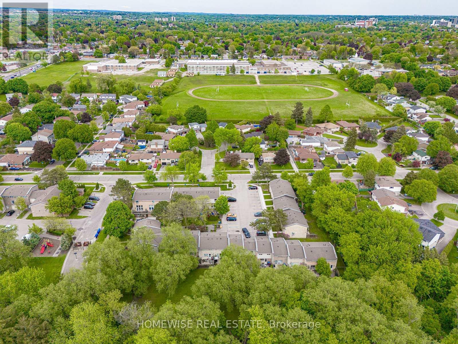 29 - 560 Waverly Street N, Oshawa, ON - Outdoor With View