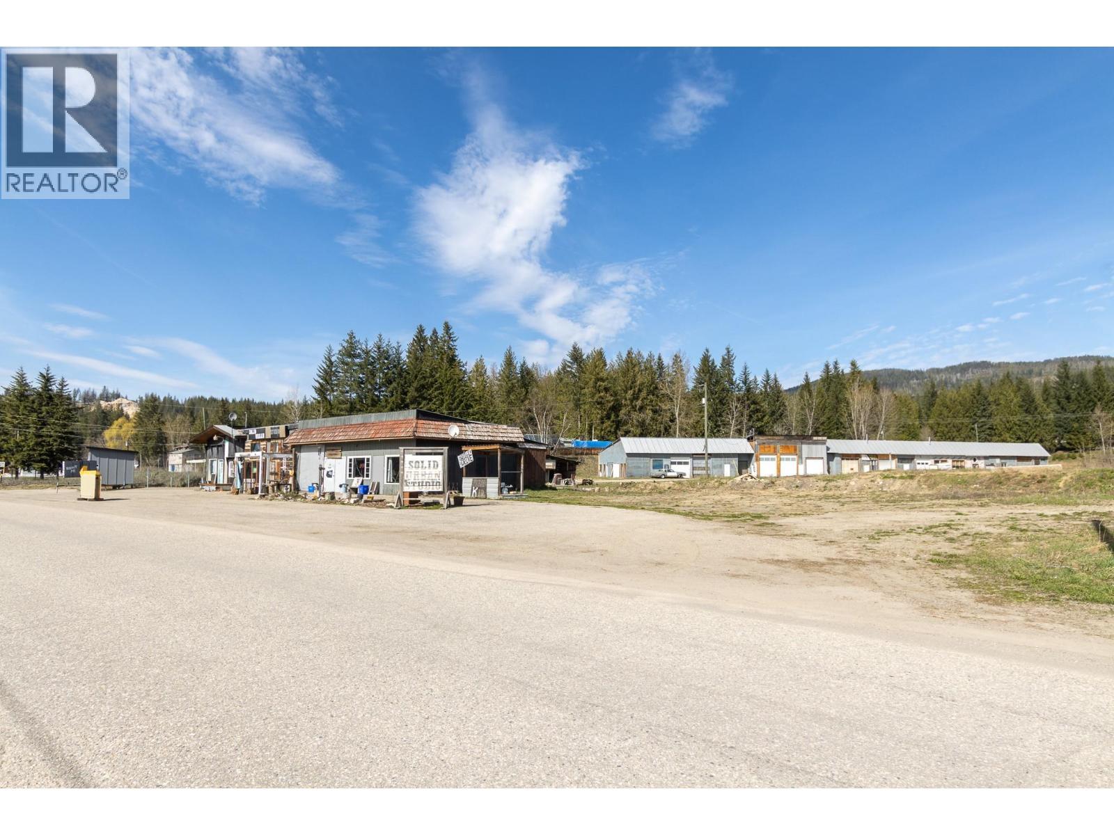 5755 Mellor Frontage Road, Salmon Arm, BC