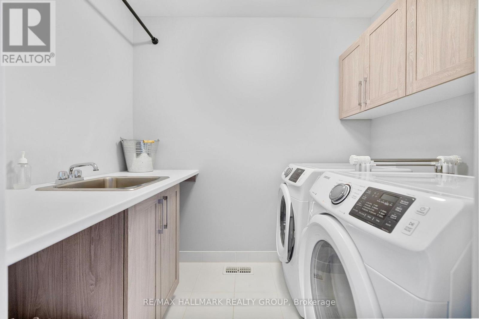 710 Rue Du Cartographe Street, Ottawa, ON - Indoor Photo Showing Laundry Room