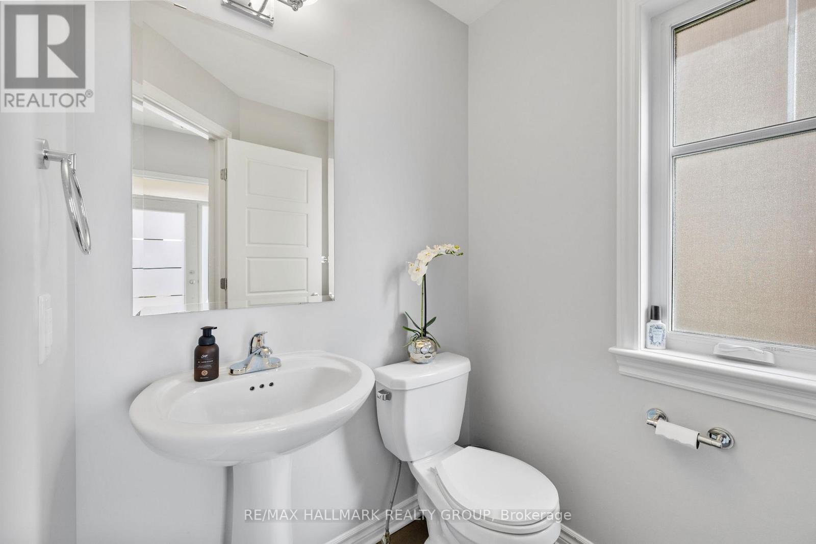 710 Rue Du Cartographe Street, Ottawa, ON - Indoor Photo Showing Bathroom