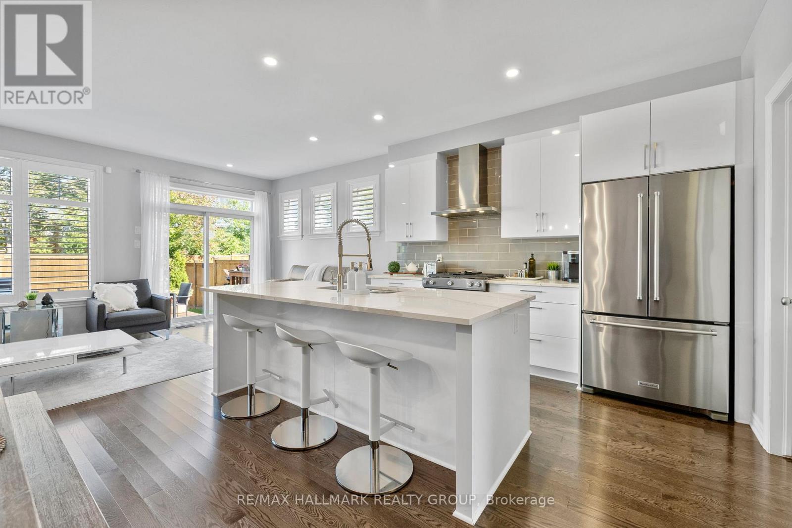 710 Rue Du Cartographe Street, Ottawa, ON - Indoor Photo Showing Kitchen With Stainless Steel Kitchen With Upgraded Kitchen