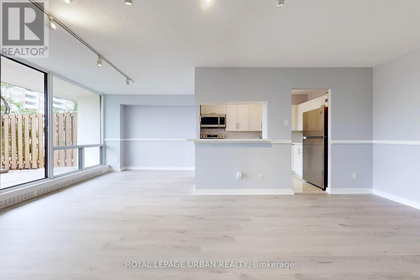 102 - 20 Sunrise Avenue, Toronto, ON - Indoor