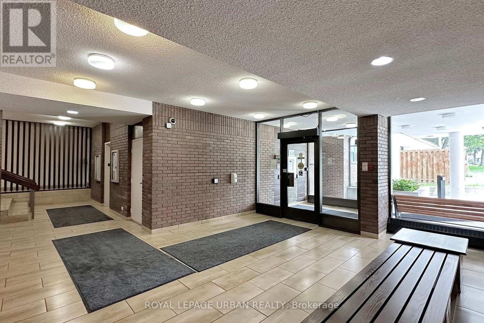 102 - 20 Sunrise Avenue, Toronto, ON - Indoor Photo Showing Other Room