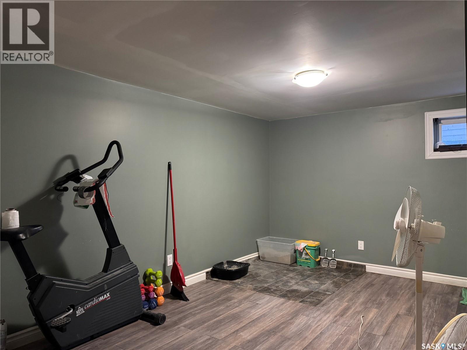 211 8Th Street E, Wynyard, SK - Indoor