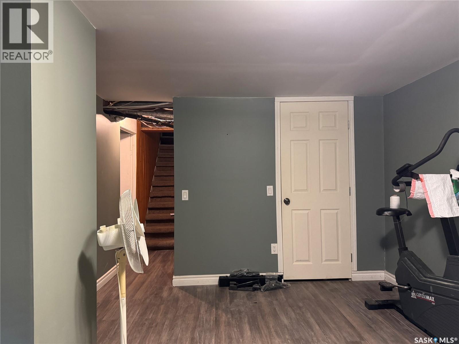 211 8Th Street E, Wynyard, SK - Indoor