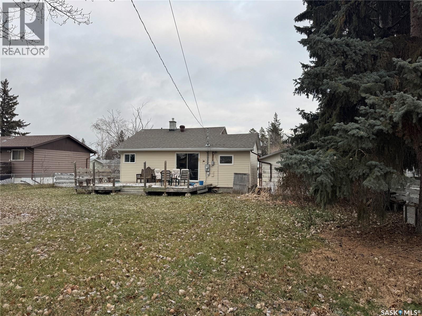 211 8Th Street E, Wynyard, SK - Outdoor