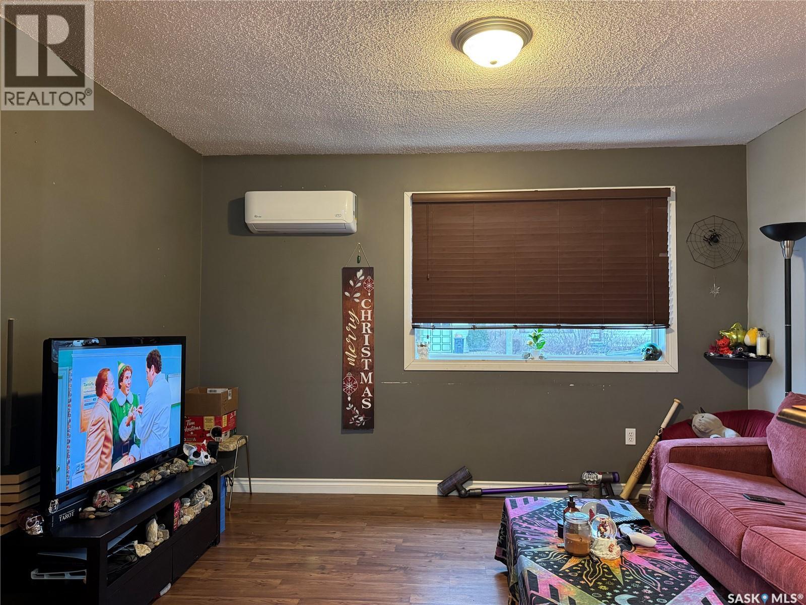 211 8Th Street E, Wynyard, SK - Indoor Photo Showing Other Room