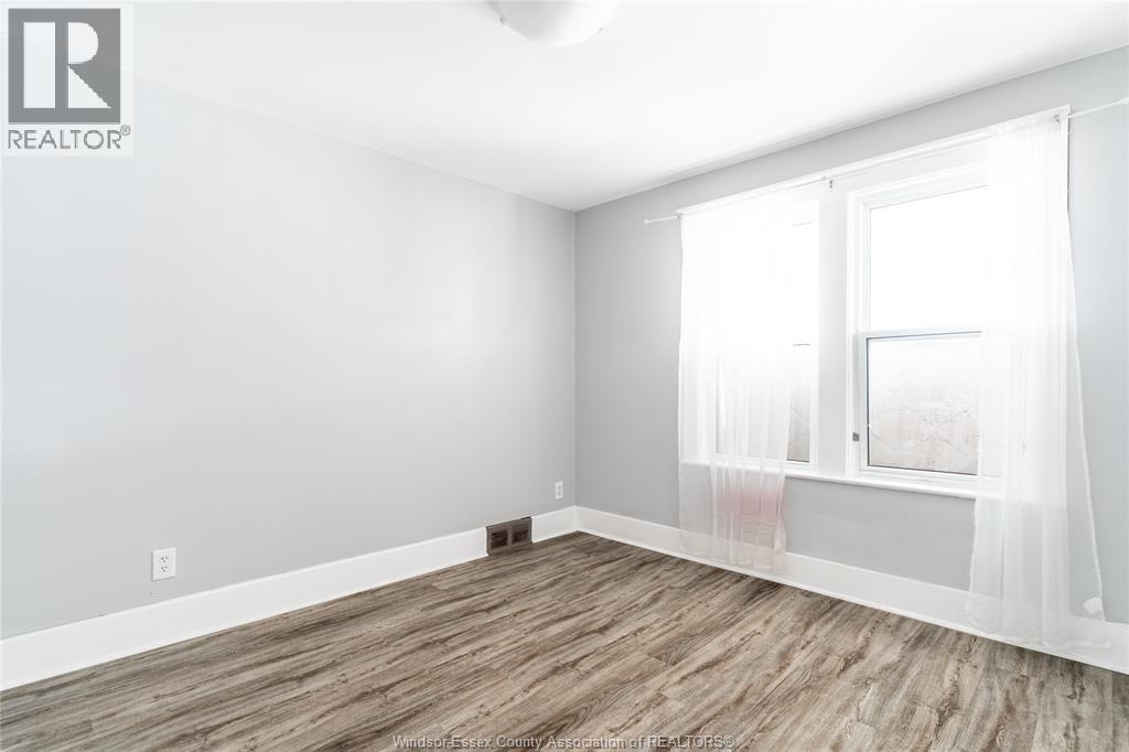 357 Josephine Avenue, Windsor, ON - Indoor Photo Showing Other Room