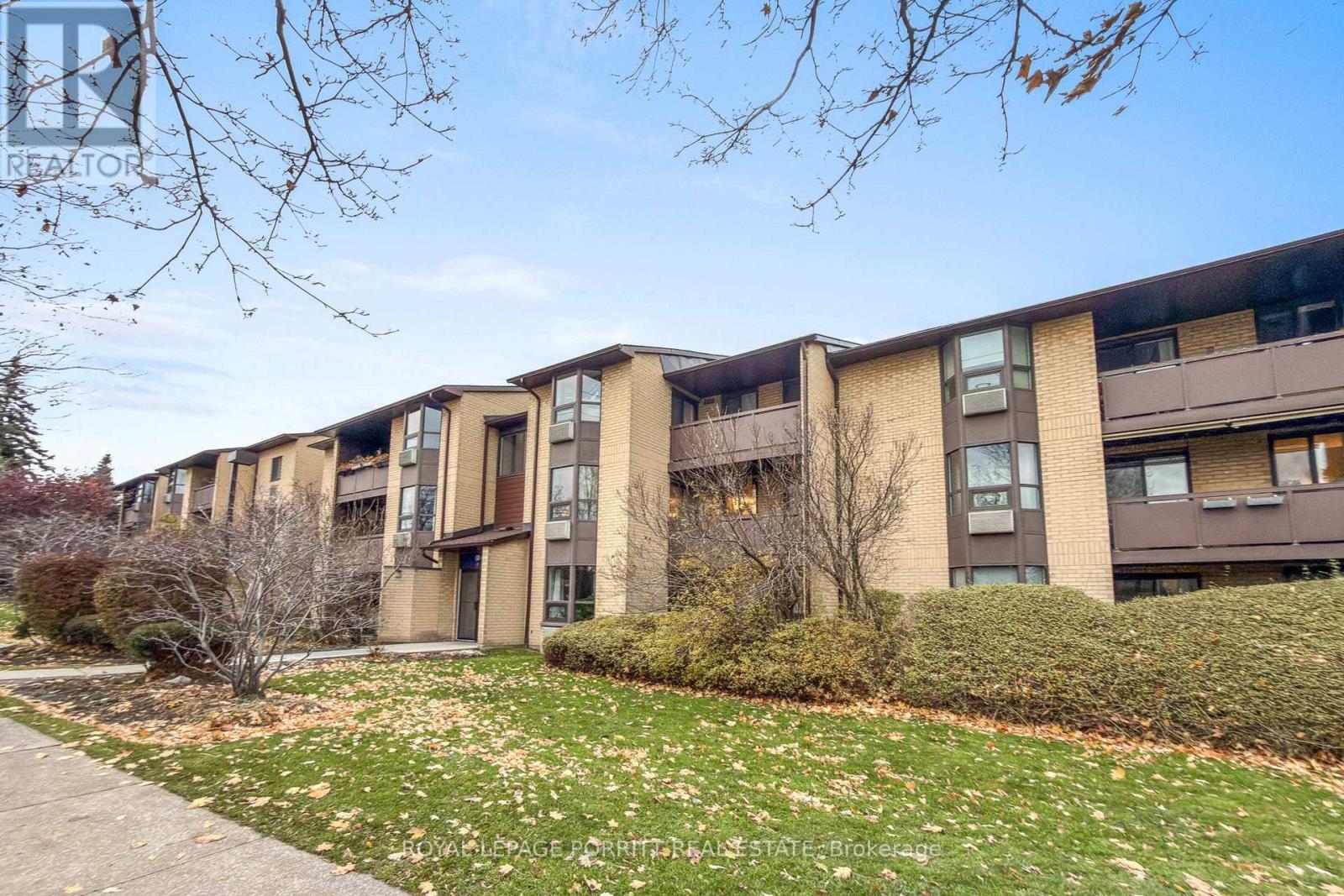 208 - 3835 Lake Shore Boulevard W, Toronto, ON - Outdoor With Balcony