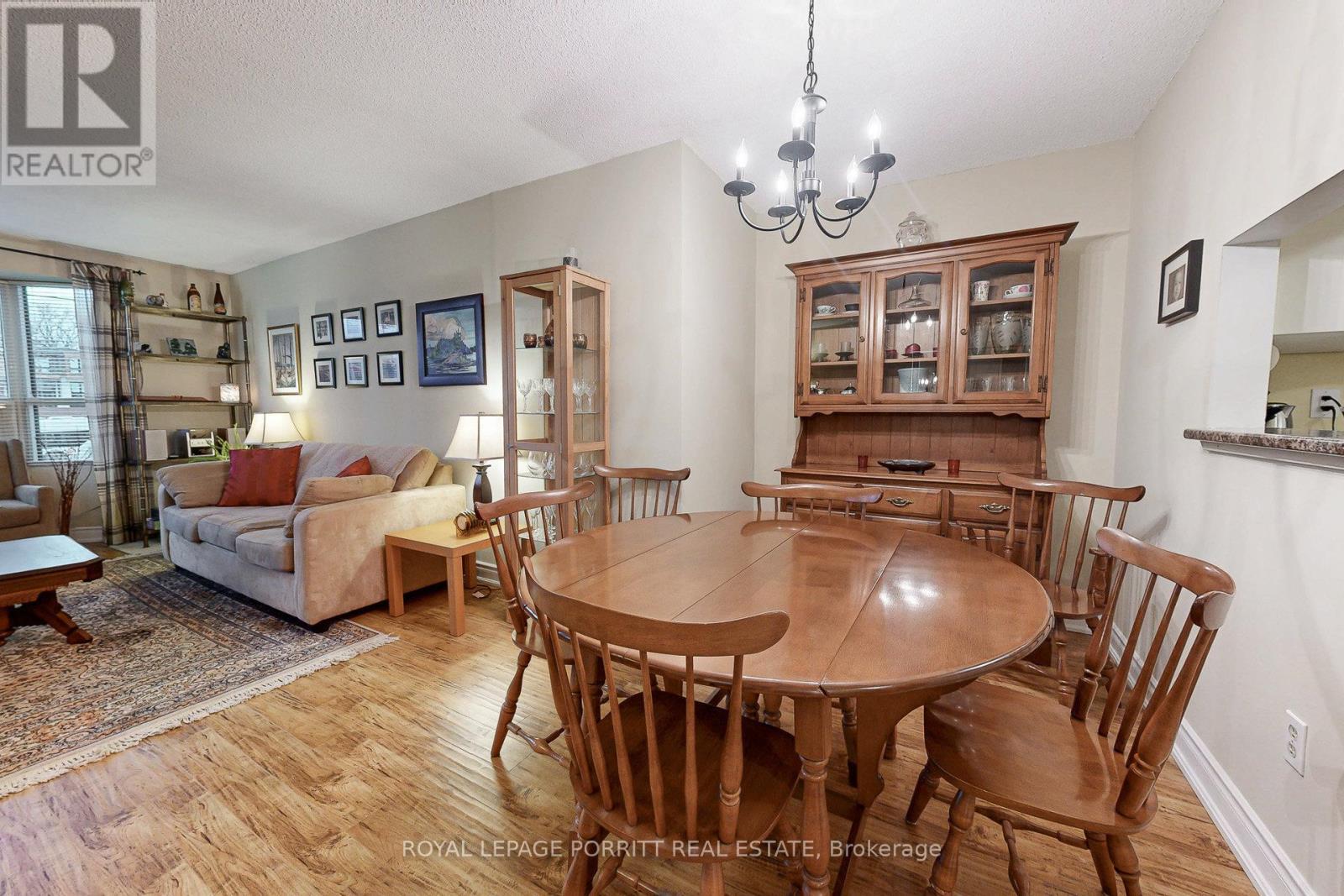 208 - 3835 Lake Shore Boulevard W, Toronto, ON - Indoor Photo Showing Dining Room