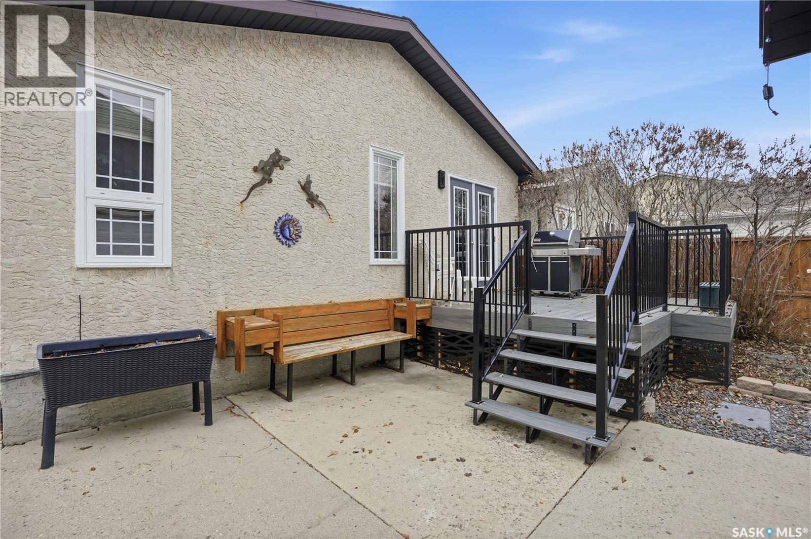 1122 Ferguson Crescent, Regina, SK - Outdoor With Deck Patio Veranda With Exterior