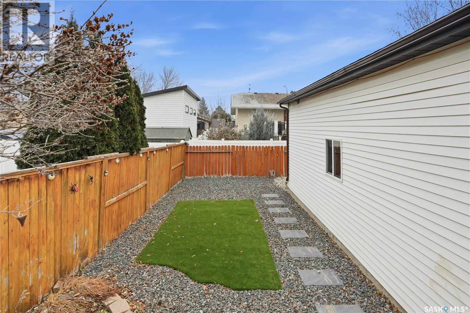 1122 Ferguson Crescent, Regina, SK - Outdoor With Exterior