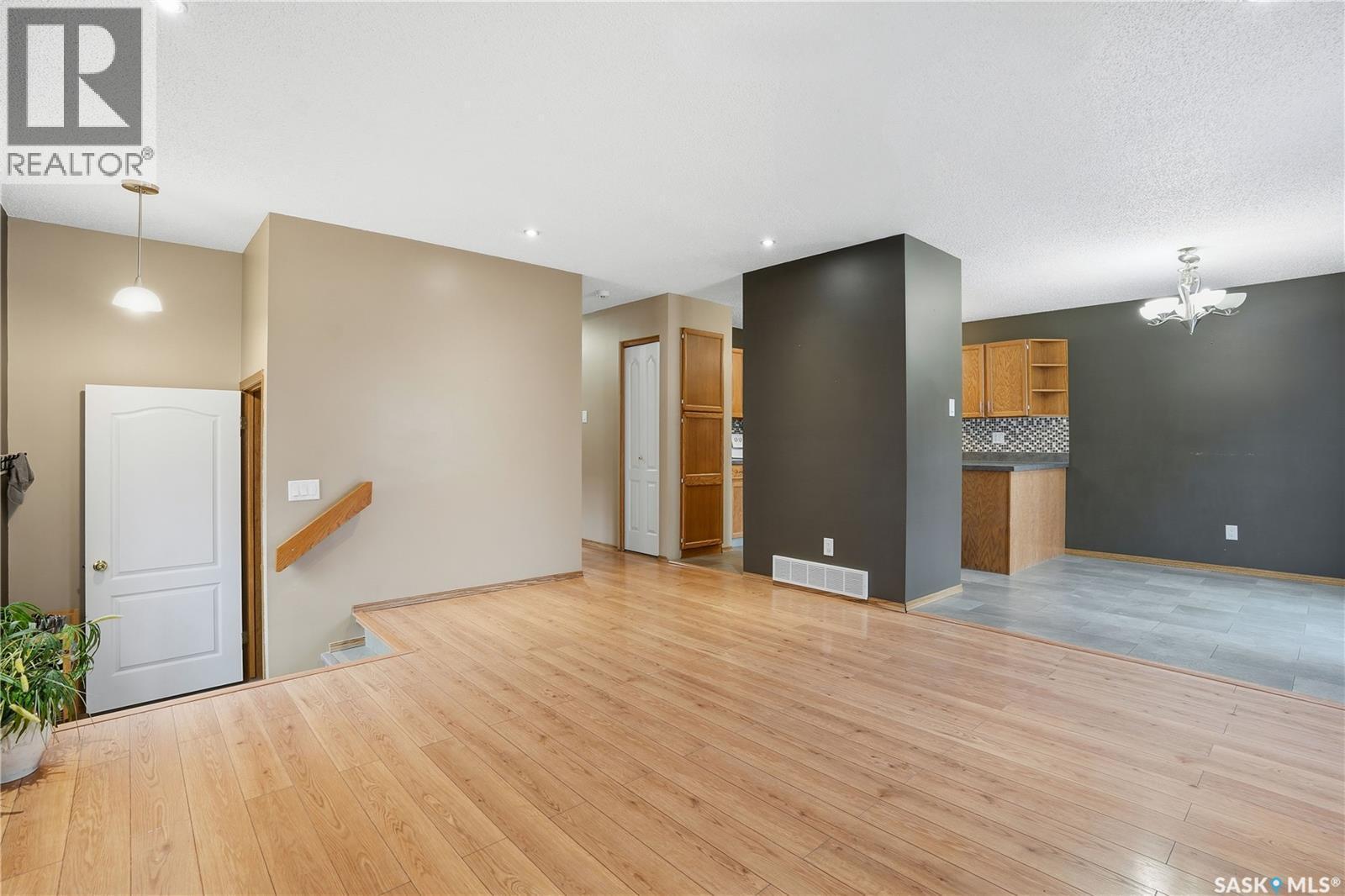 1122 Ferguson Crescent, Regina, SK - Indoor