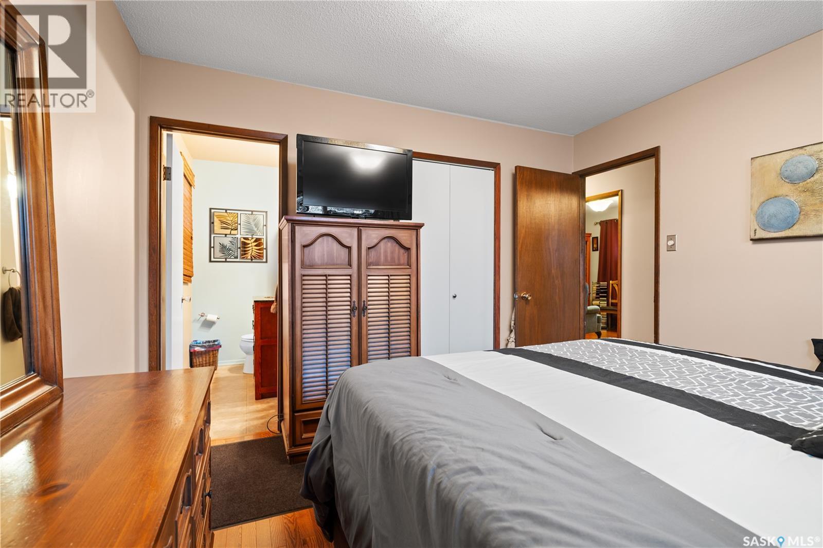 182 Scarth Street N, Regina, SK - Indoor Photo Showing Bedroom