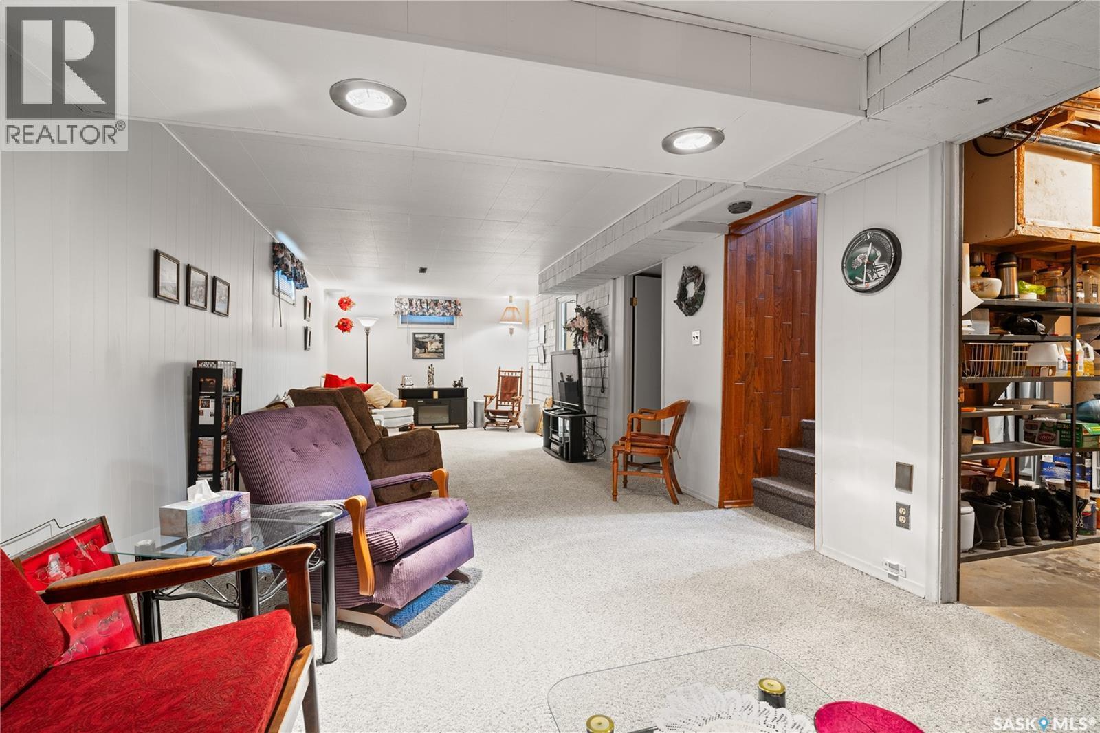 182 Scarth Street N, Regina, SK - Indoor