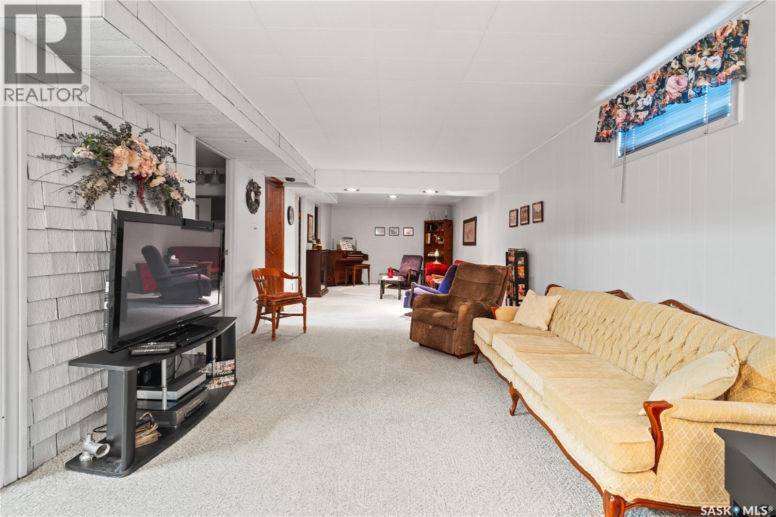 182 Scarth Street N, Regina, SK - Indoor