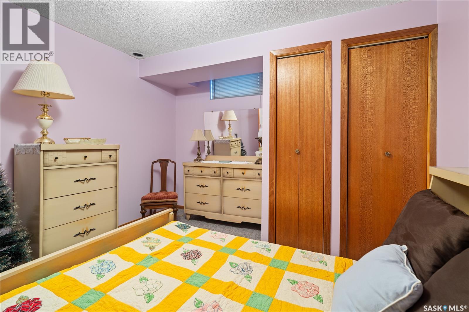 182 Scarth Street N, Regina, SK - Indoor Photo Showing Bedroom