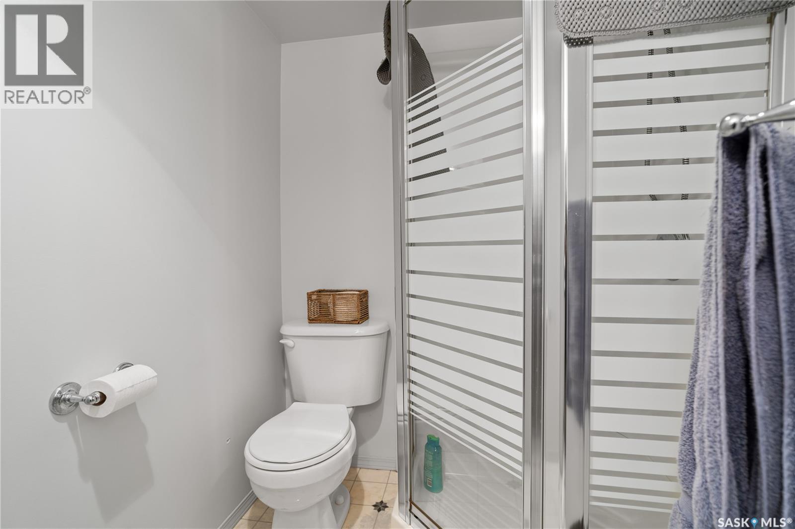 182 Scarth Street N, Regina, SK - Indoor Photo Showing Bathroom