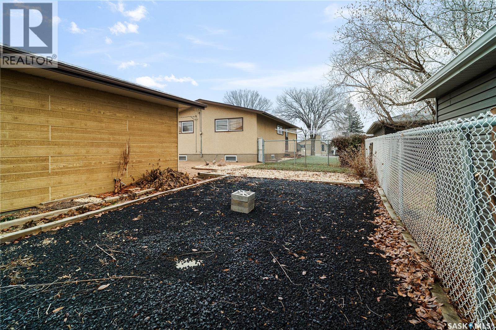 182 Scarth Street N, Regina, SK - Outdoor