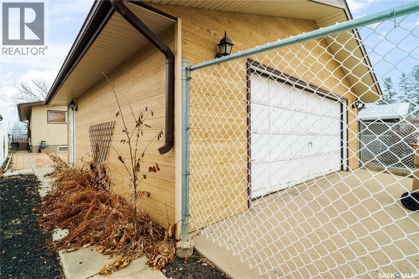 182 Scarth Street N, Regina, SK - Outdoor