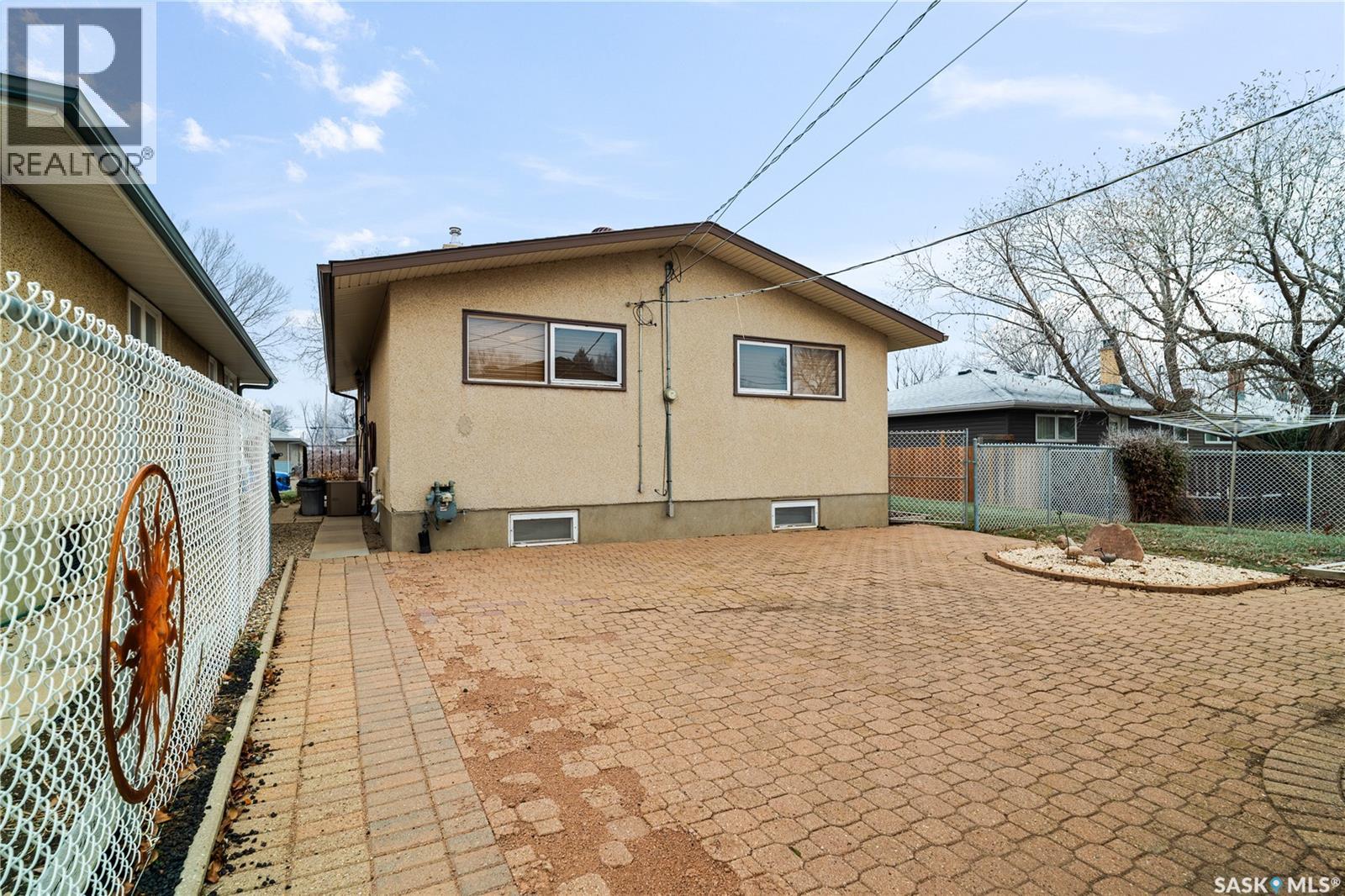 182 Scarth Street N, Regina, SK - Outdoor With Exterior