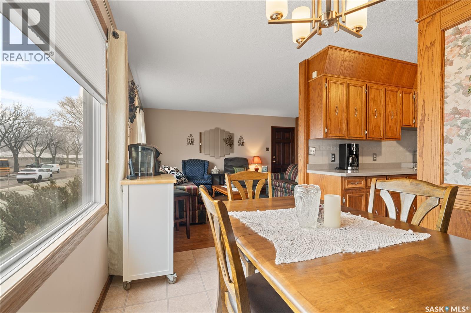 182 Scarth Street N, Regina, SK - Indoor