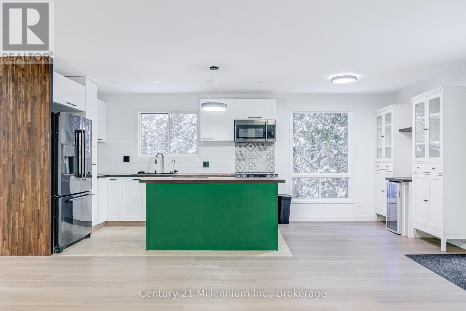 1025 West Road, Northern Bruce Peninsula, ON - Indoor Photo Showing Kitchen