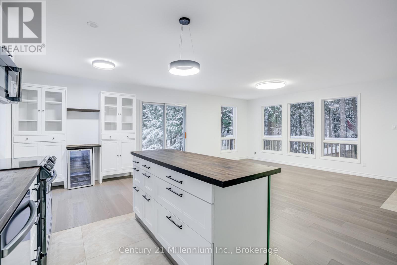 1025 West Road, Northern Bruce Peninsula, ON - Indoor