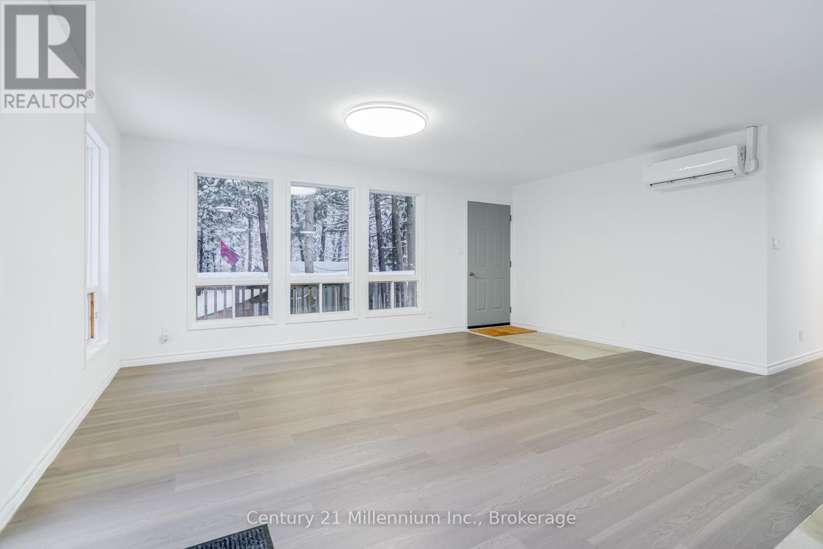 1025 West Road, Northern Bruce Peninsula, ON - Indoor Photo Showing Other Room