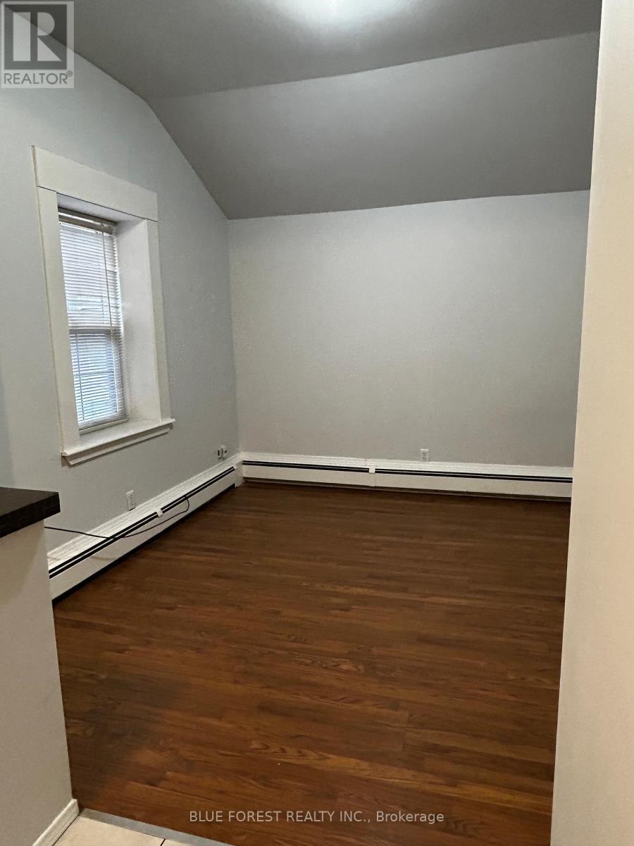 Living room/bedroom - 3 - 1 Waverly Place, London East (East F), ON