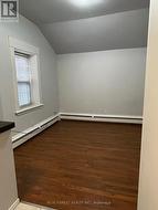 Living room/bedroom -