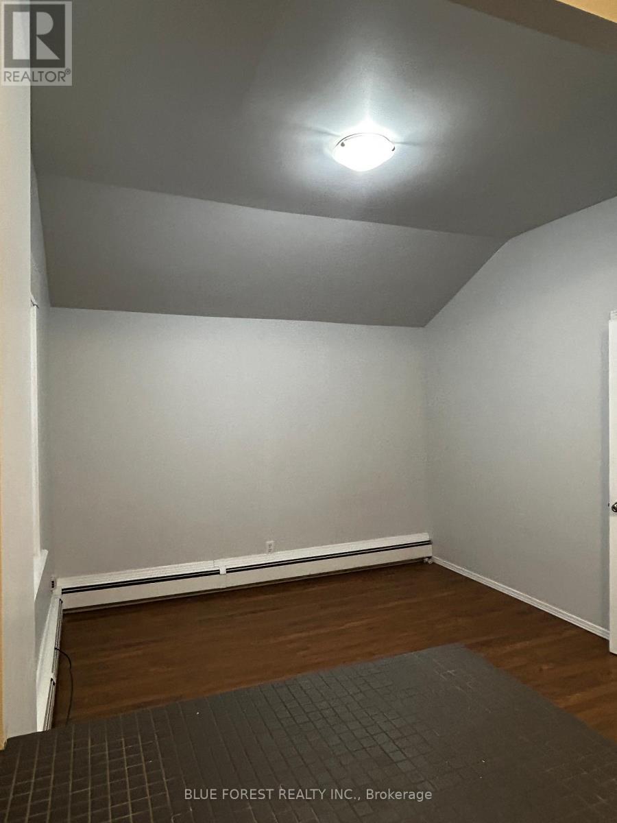 Living/bedroom - 3 - 1 Waverly Place, London East (East F), ON