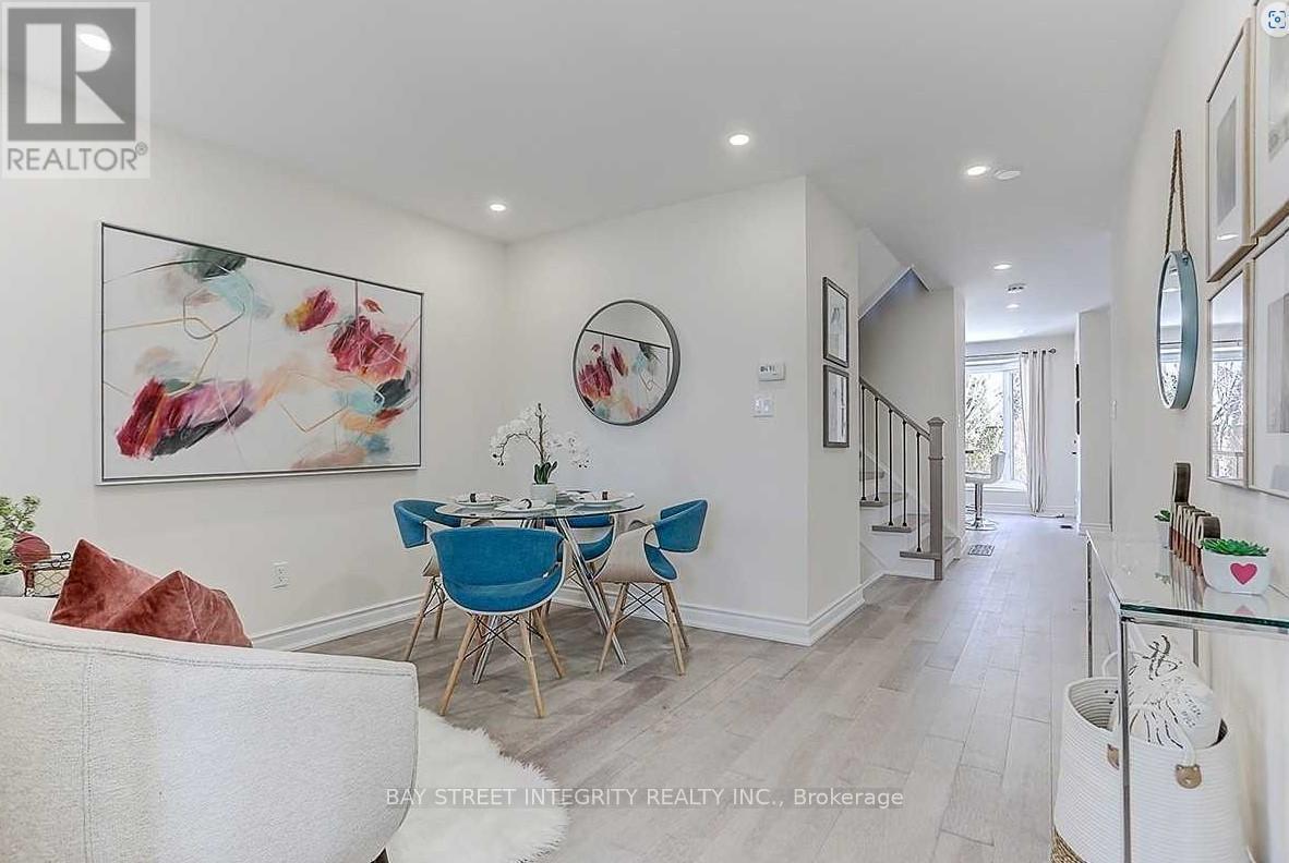 2221 Amberglen Court, Oakville, ON - Indoor