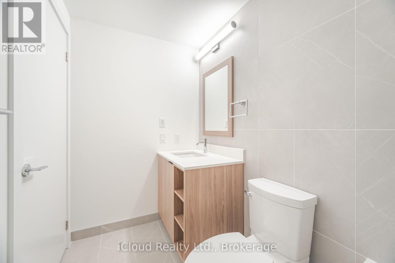 719 - 1037 The Queensway, Toronto, ON - Indoor Photo Showing Bathroom