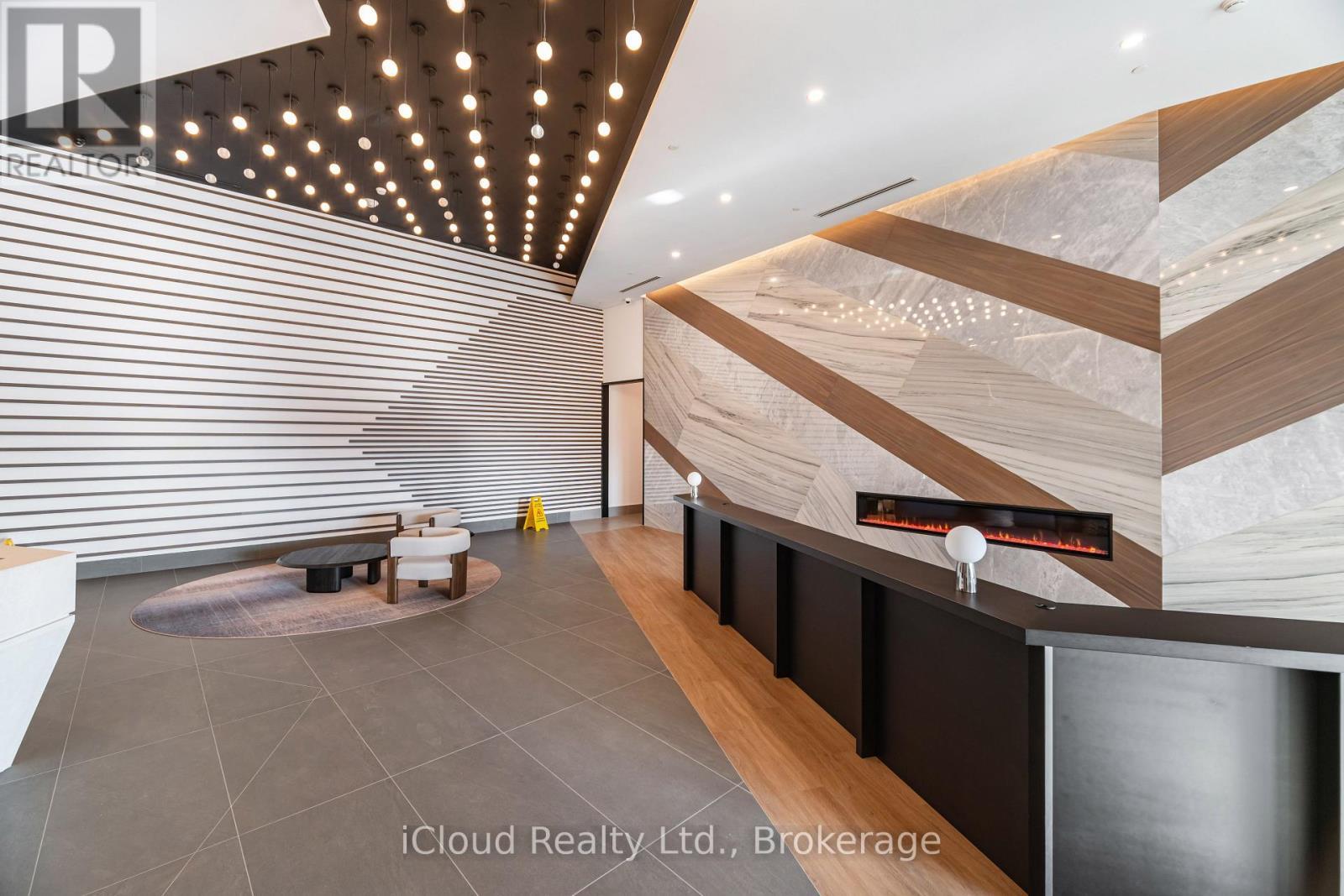 719 - 1037 The Queensway, Toronto, ON - Indoor Photo Showing Other Room