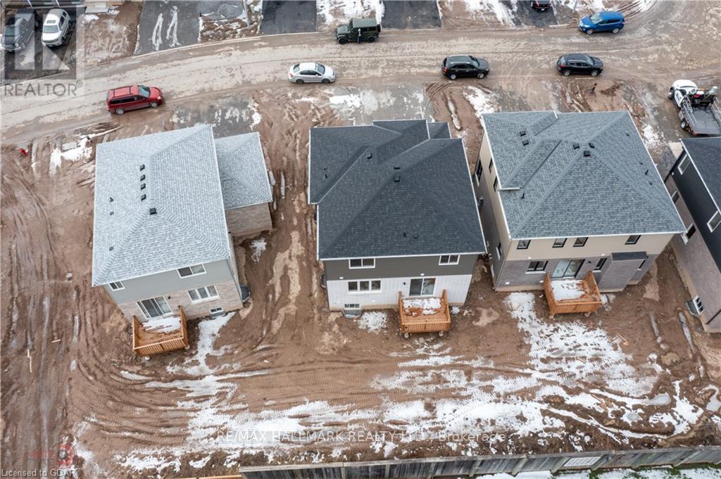 7871 Seabiscuit Drive, Niagara Falls, ON - Outdoor