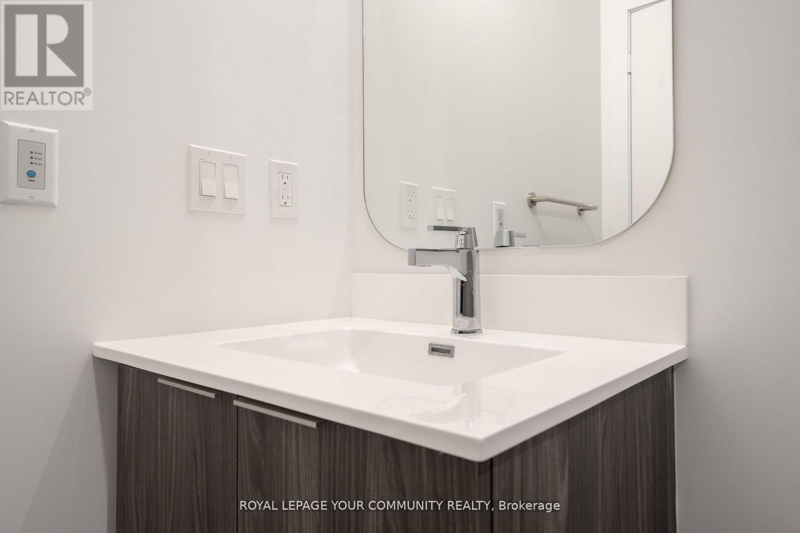 1315 - 15 Richardson Street, Toronto, ON - Indoor Photo Showing Bathroom