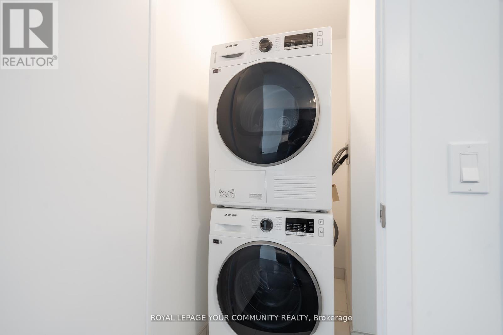 1315 - 15 Richardson Street, Toronto, ON - Indoor Photo Showing Laundry Room