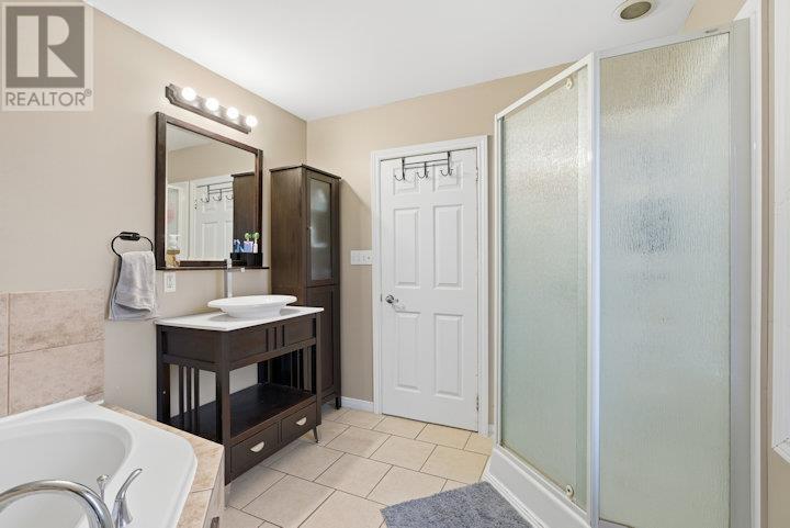 22275 Highway 17, Iron Bridge, ON - Indoor Photo Showing Bathroom