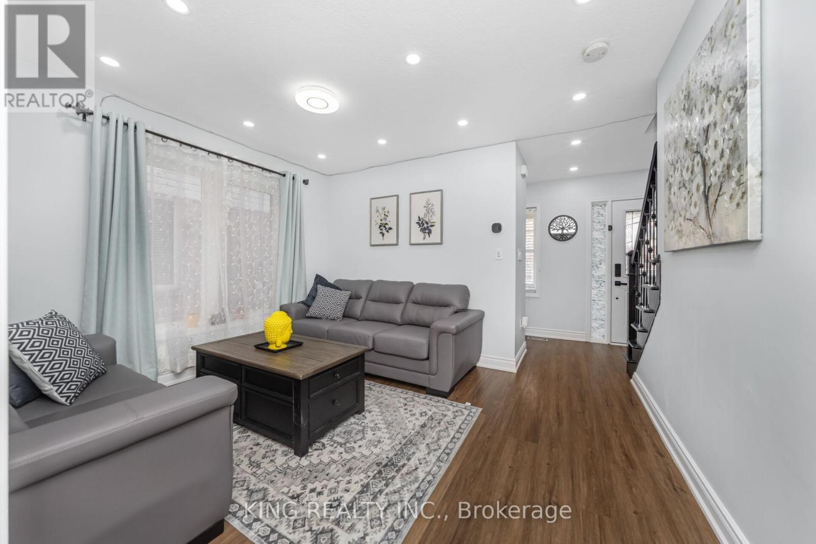 87 Fletcher Circle, Cambridge, ON - Indoor Photo Showing Living Room