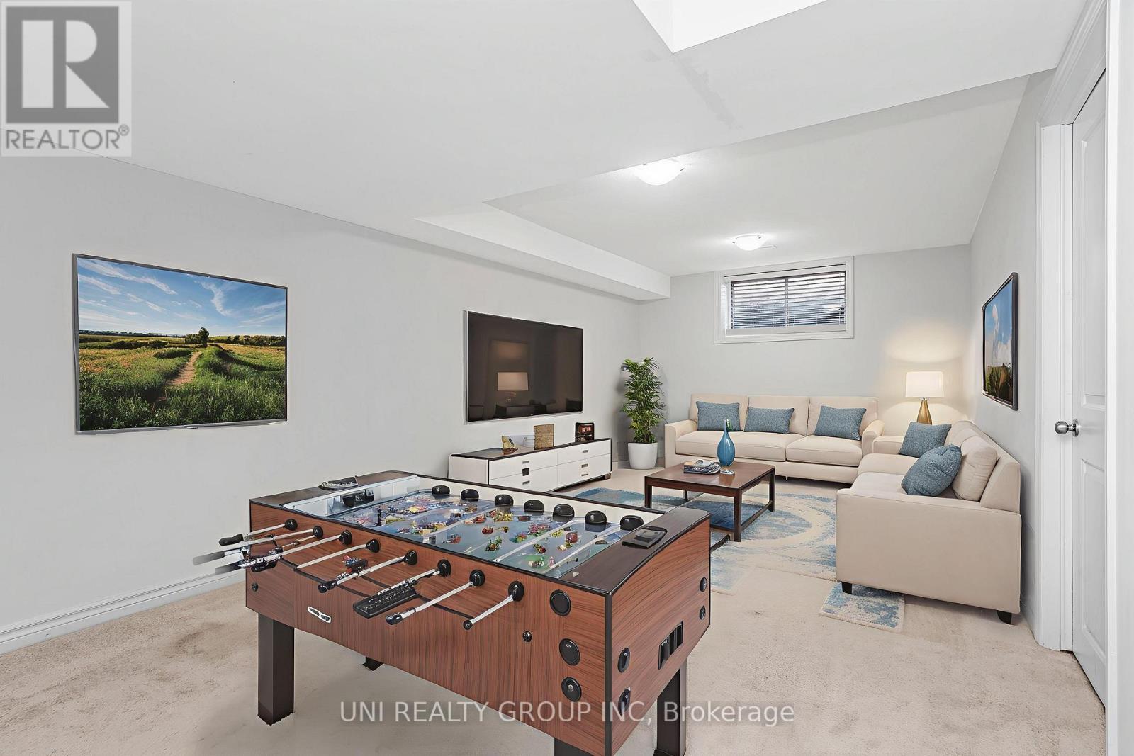 715 Decoeur Drive, Ottawa, ON - Indoor Photo Showing Living Room