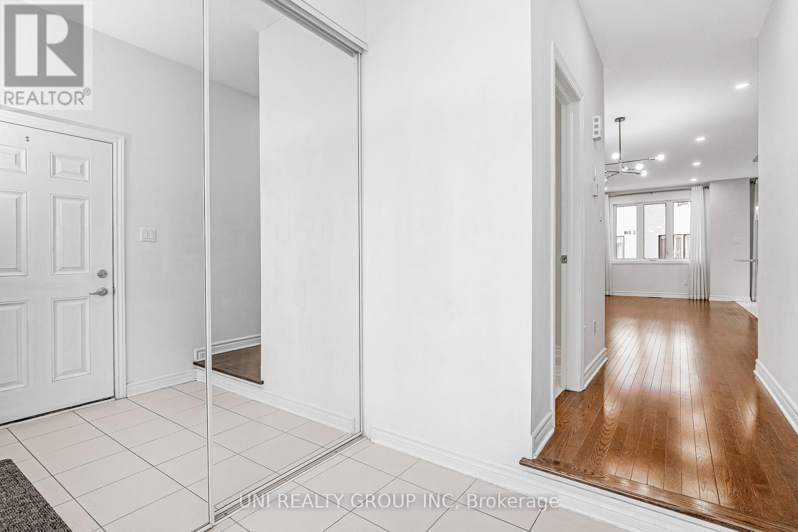 715 Decoeur Drive, Ottawa, ON - Indoor Photo Showing Other Room